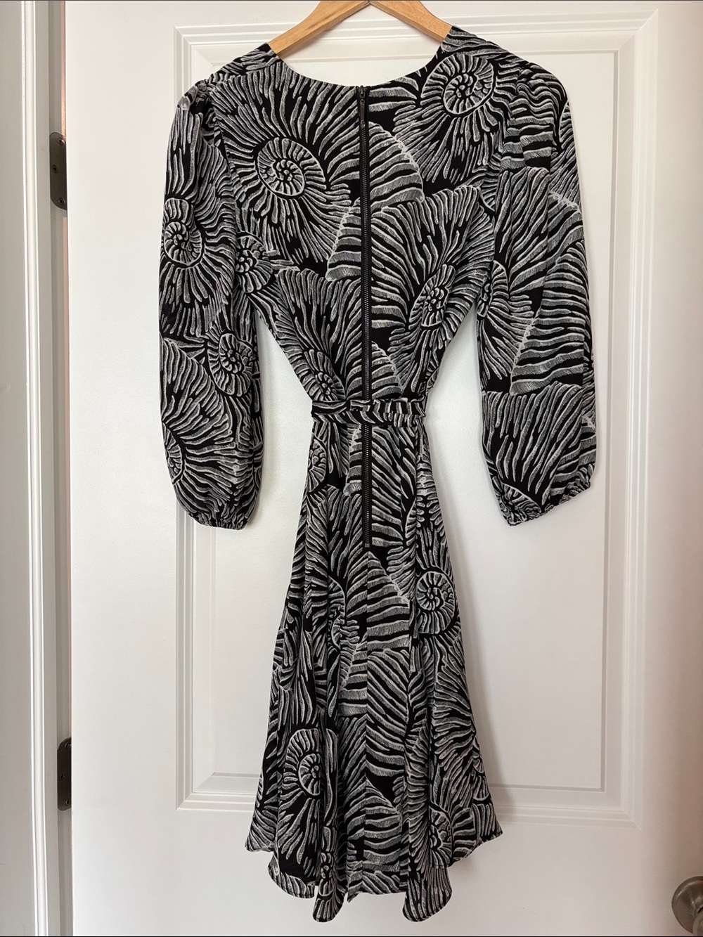 White House Black Market Shell Wrap Dress - Picture 5 of 6